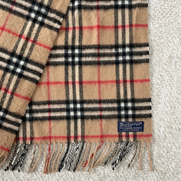 Burberrys of London Cashmere/Wool blend Iconic Scarf - Picture 8 of 10
